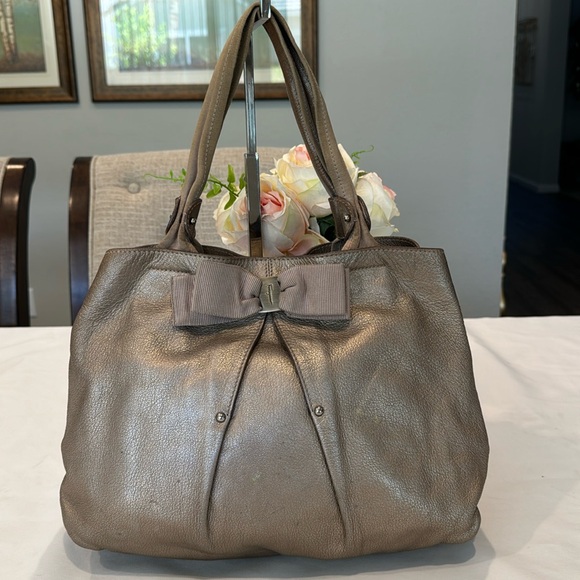 Salvatore Ferragamo Handbags - Authentic Salvatore Ferragamo shoulder bag